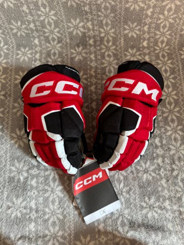 New Junior CCM Tacks AS-V Size 11” Gloves Black/Red