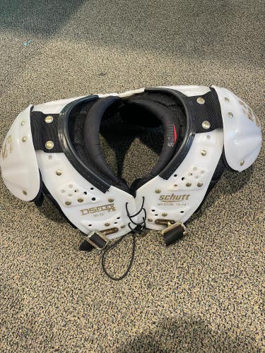 Schutt DS Flex 2.0 Shoulder Pads | Youth Medium