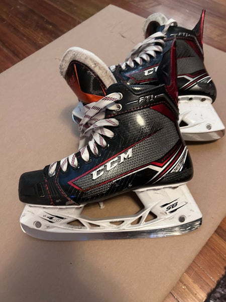 Used Intermediate CCM Extra Wide Width 6 JetSpeed FT1 Hockey Skates