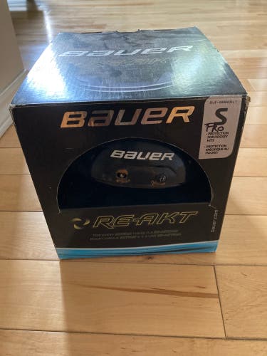 Bauer Pro Stock Re-Akt VN pro helmet blk ** Damaged - S