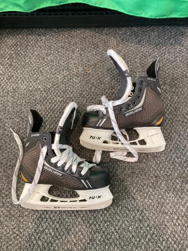 Used Junior Bauer Supreme One.4 Hockey Skates Regular Width Size 2