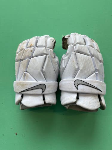 White Used Nike Vapor Lacrosse Gloves Medium