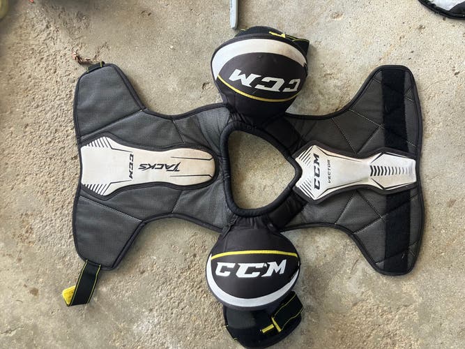 Used Small Senior CCM Vector Shoulder Pads