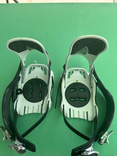 Used Medium Drake F-60 Snowboard Bindings All Mountain