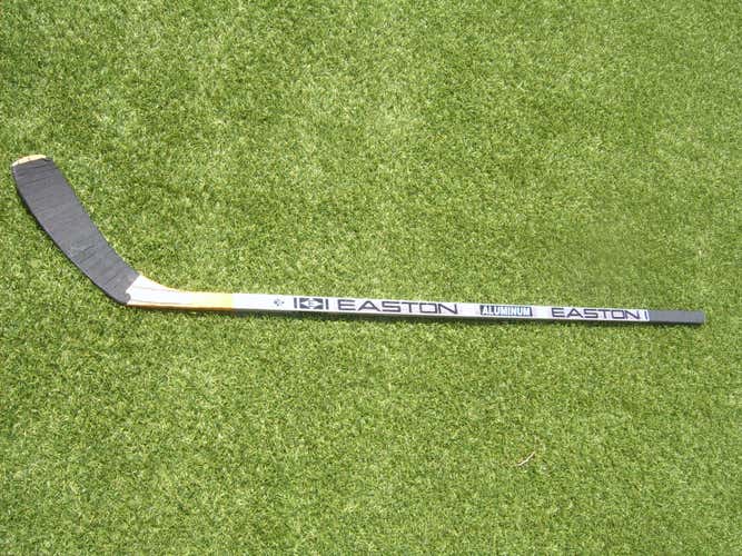 Used Silver Easton H2000 Aluminum Hockey Stick Shaft w/Gretzky II Right Hand Wooden Blade