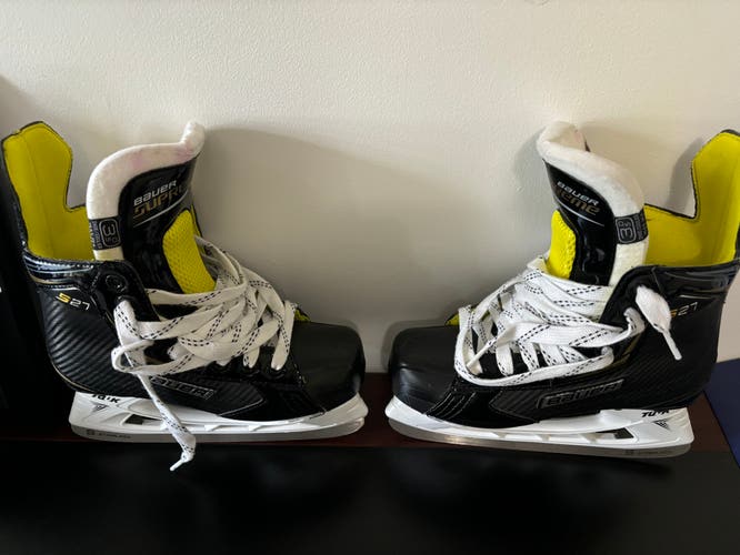 New Junior Bauer S27 Regular Width Size 3.5 Hockey Skates