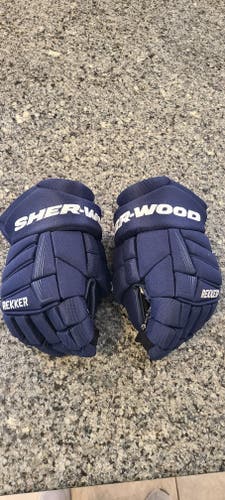 New Sher-Wood Rekker M90 Gloves 13"