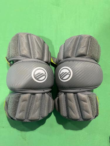 Used Medium Youth Maverik MX Arm Pads