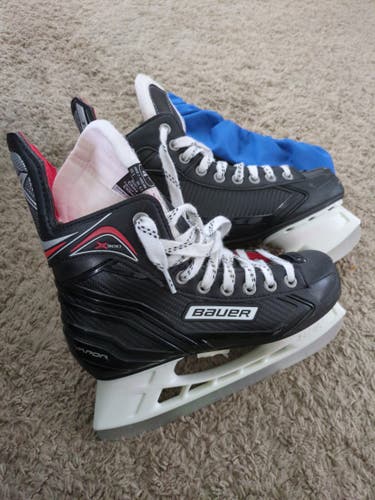 Used Intermediate Bauer Hockey Skates Regular Width Size 5