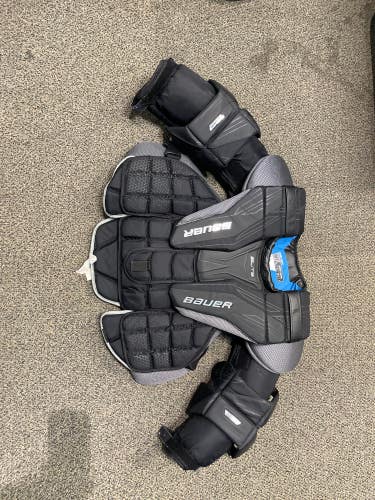 Used Intermediate Large Bauer Elite Goalie Chest Protector