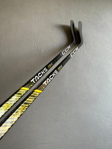 *2 Pack* of New Junior CCM Super Tacks AS-VI Left Handed Hockey Sticks 40 Flex P29