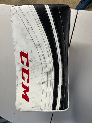 Used CCM Extreme Flex Pro Regular Pro Stock Blocker - Regular Hand