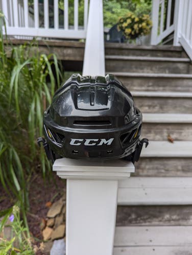 Used Youth CCM Fitlite 3DS Helmet