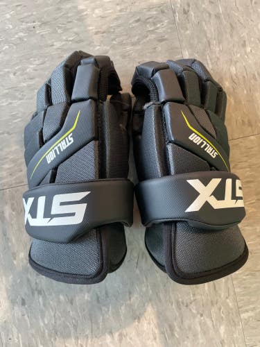 Used STX Stallion 200 Lacrosse Gloves Medium