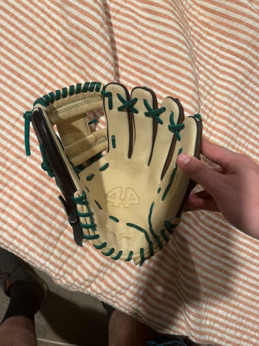 New 2023 Infield 11.5" C2 Baseball Glove