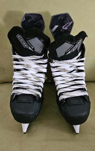 Used Junior CCM Tacks Vector Plus Hockey Skates Regular Width Size 3