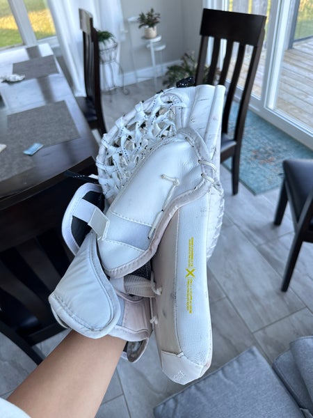Bauer Vapor Hyperlite 2 Senior Goalie Glove