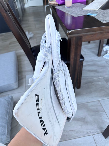 Bauer Vapor Hyperlite 2 Senior Goalie Glove