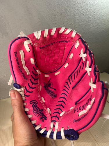 Pink Used Rawlings Right Hand Throw Baseball Glove 9.5"