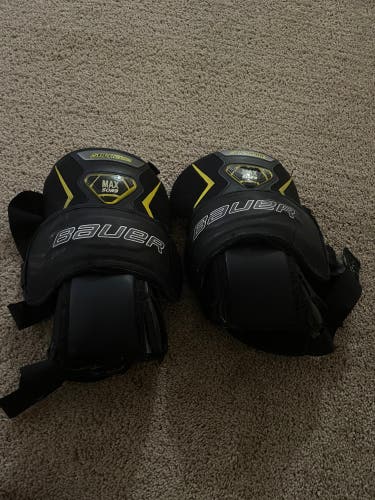 Bauer knee pads