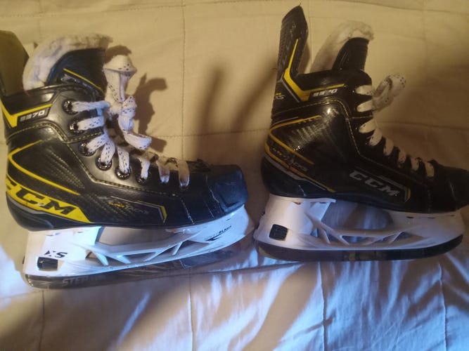 Used Junior CCM Super Tacks 9370 Hockey Skates Regular Width Size 1