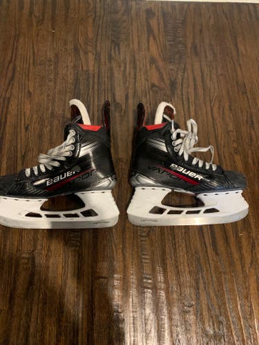 Used Senior Bauer Vapor X4 Hockey Skates Regular Width Size 6.5
