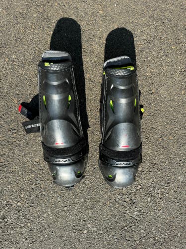 Used Junior Bauer Vapor 3X Pro 12” Shin Pads