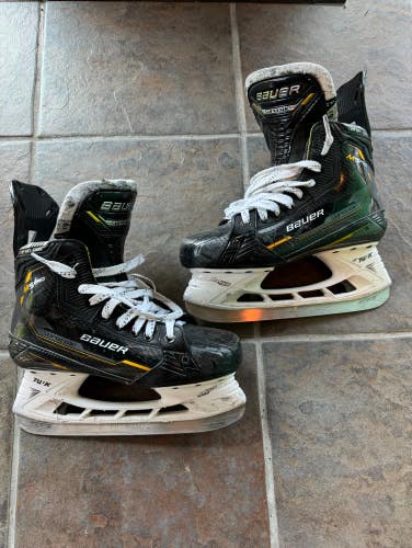 Used Senior Bauer Supreme M5 Pro Hockey Skates Regular Width Size 6.5