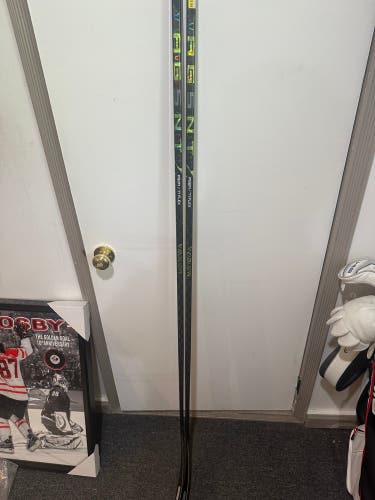 Bauer Agent 2 pack of sticks LH 77 Flex P92 M-brand new with warranty stickers intact