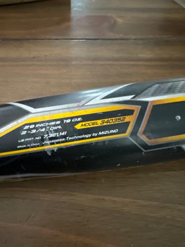 Used 2016 Mizuno Nighthawk USSSA Certified Bat (-10) Hybrid 19 oz 29"