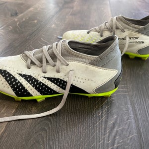 White Used Size 4.5 (Women's 5.5) Kids Adidas Predator Accuracy.3 Cleats