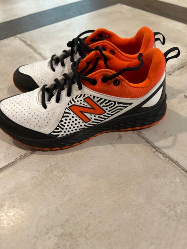 White Used Men's New Balance Shoes