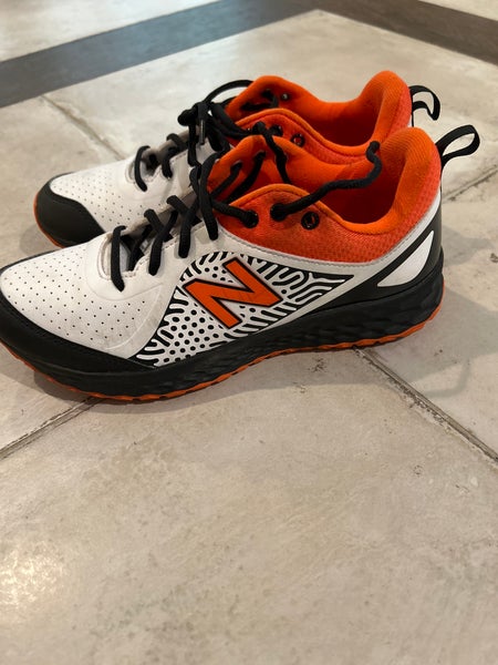 White Used Men's New Balance Shoes