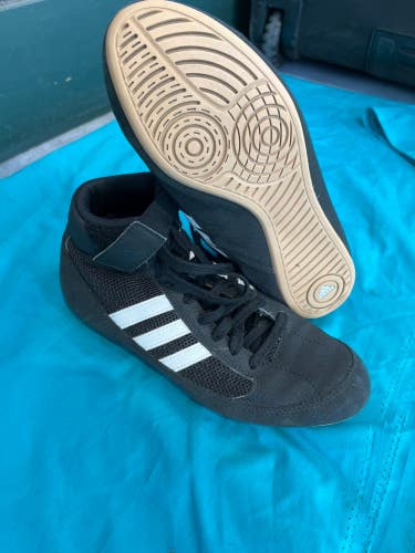 Used Adidas Wrestling Shoes Size 5 Y