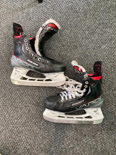 Used Intermediate Bauer Vapor 3X Hockey Skates Size 5.5 Fit 3