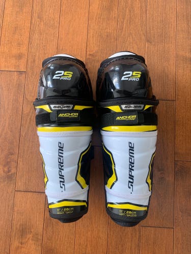 Bauer Hockey shin pads