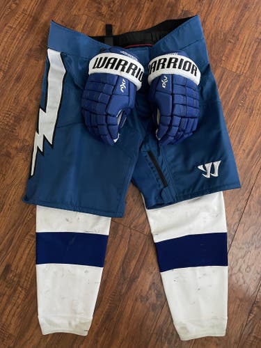 Tampa Bay Lightning set. Gloves, Shell, Socks