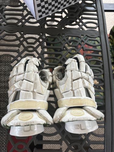 Used  Maverik Medium M4 Lacrosse Gloves