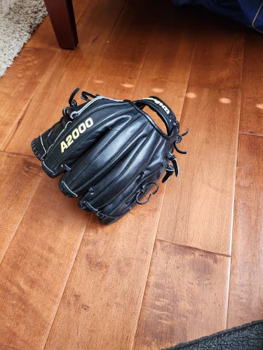 Used Right Handed Wilson Pitcher's CK22 Baseball Glove 11.75"