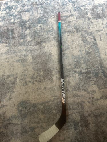 Used Junior Bauer Nexus Geo Right Handed Hockey Stick P92