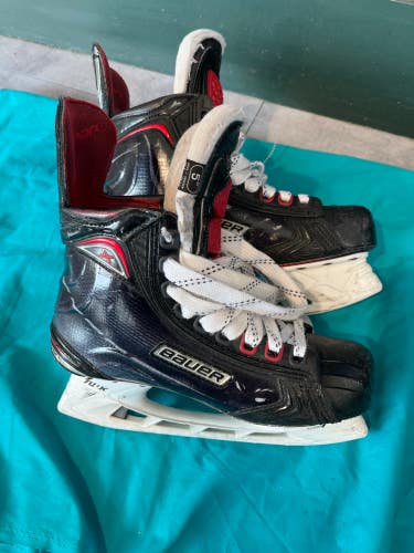 Used Intermediate Bauer Vapor 1X Hockey Skates Regular Width Size 5