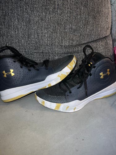 Under Armour Basket Ball shoes