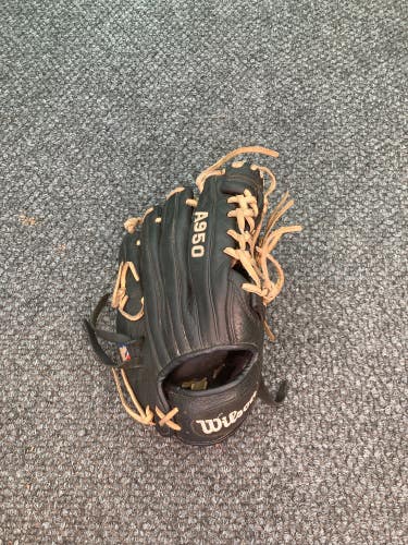 Black Used Kid Pitch (9YO-13YO) Wilson A950 Right Hand Throw Infield Baseball Glove 11.75"