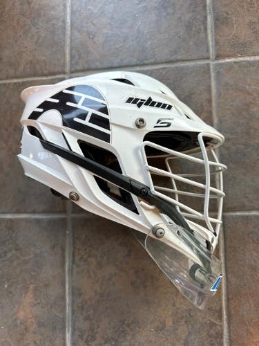 White Used Adult Goalie Cascade S Helmet