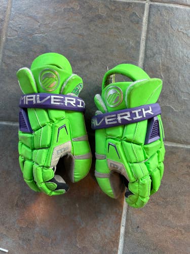 Green Used Goalie Maverik M5 Lacrosse Gloves 12"