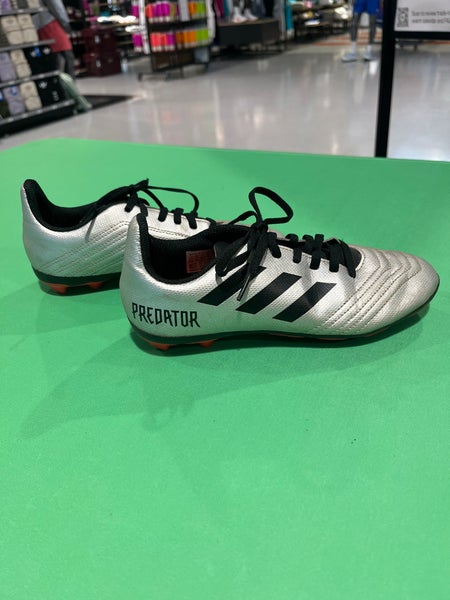 Silver & Black Used Youth 3.5 Unisex Adidas Predator Cleats Molded Cleats
