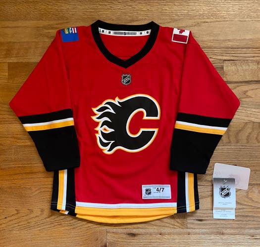 NWT Calgary Flames YOUTH Hockey Jersey