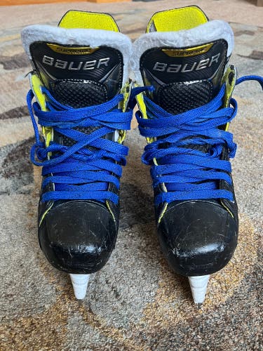 Used Bauer Supreme Hockey Skates Size 2.5 D Width