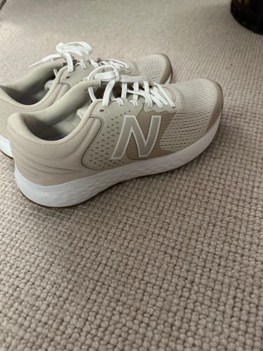 Used Size 9.5 (Women's 10.5) New Balance Shoes (Like New)