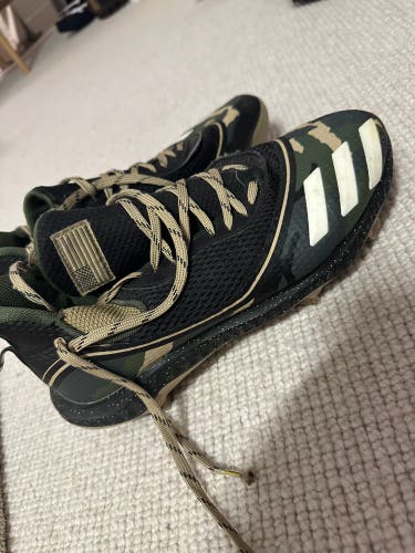 Used Size 9.0 Adidas Baseball Cleats Like New